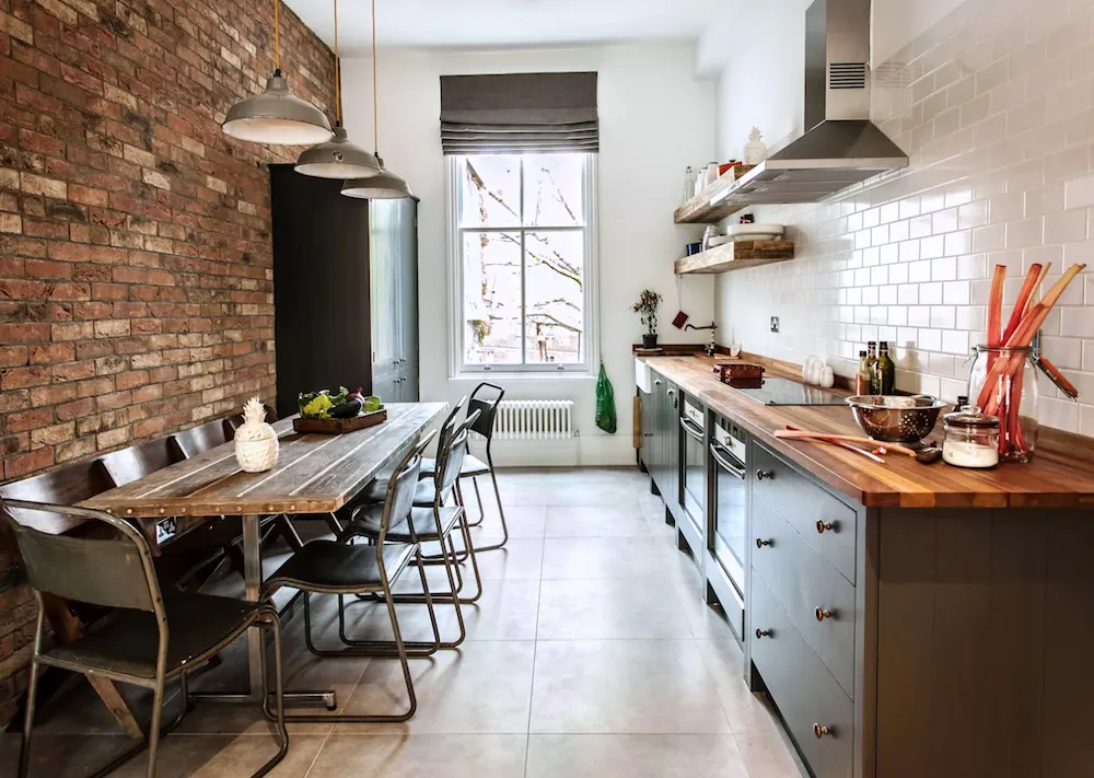 Как оформить пустую стену на кухне: 10 решений, от которых вы будете в восторге
