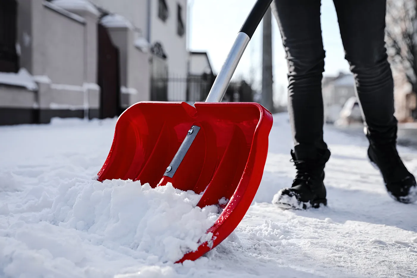 Как выбрать лопаты для снега