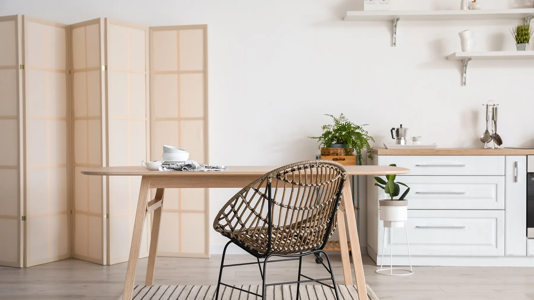 Мобильная ширма с тканевыми вставками