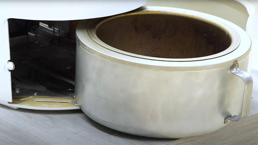 Лоток для сбора и удаления отходов в электрическом биотуалете