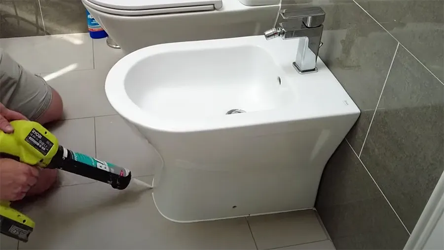 Герметизация основания биде