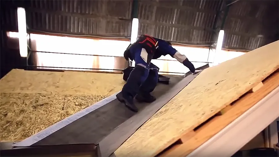 Укладка ендового ковра