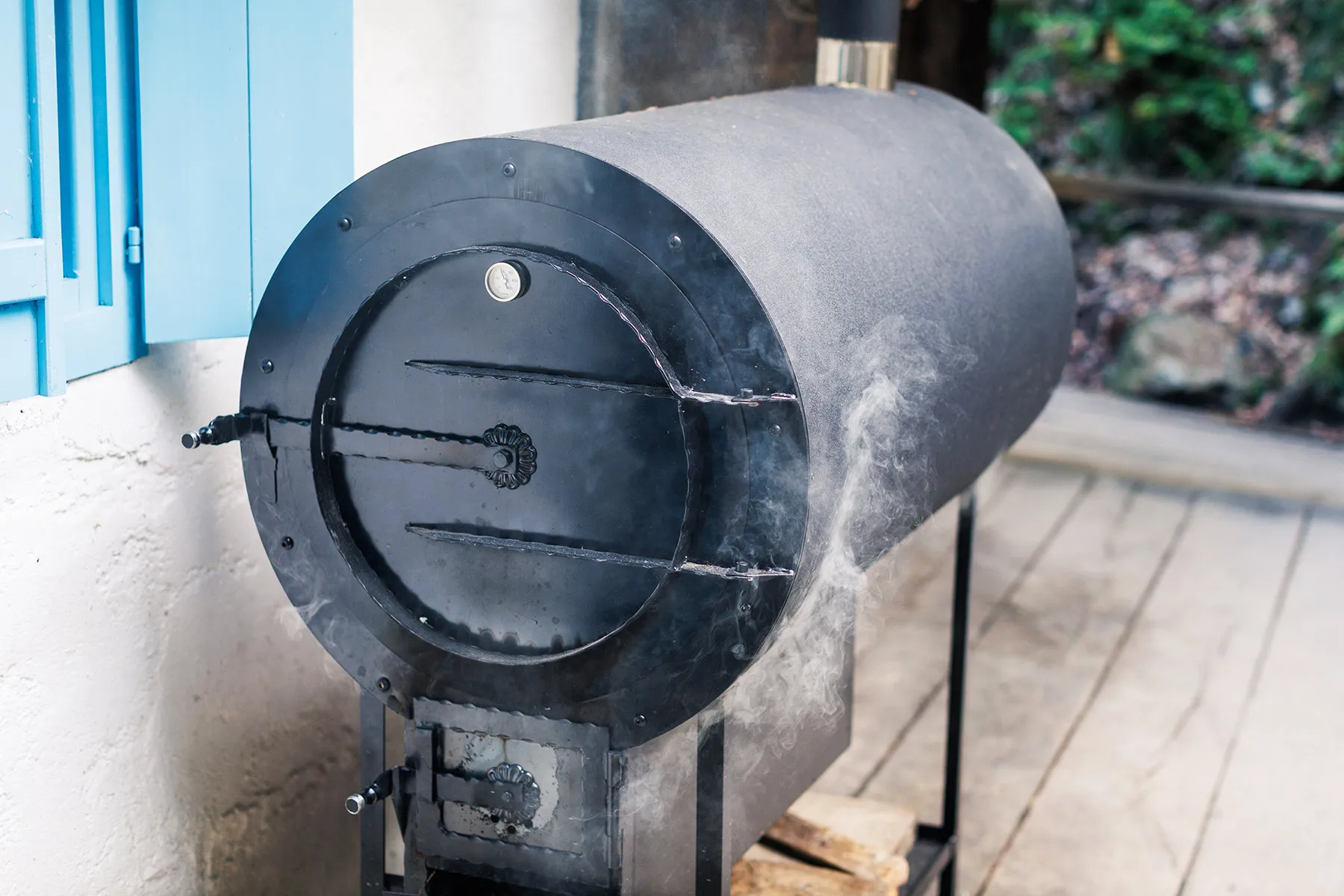 Буржуйка из металлической бочки