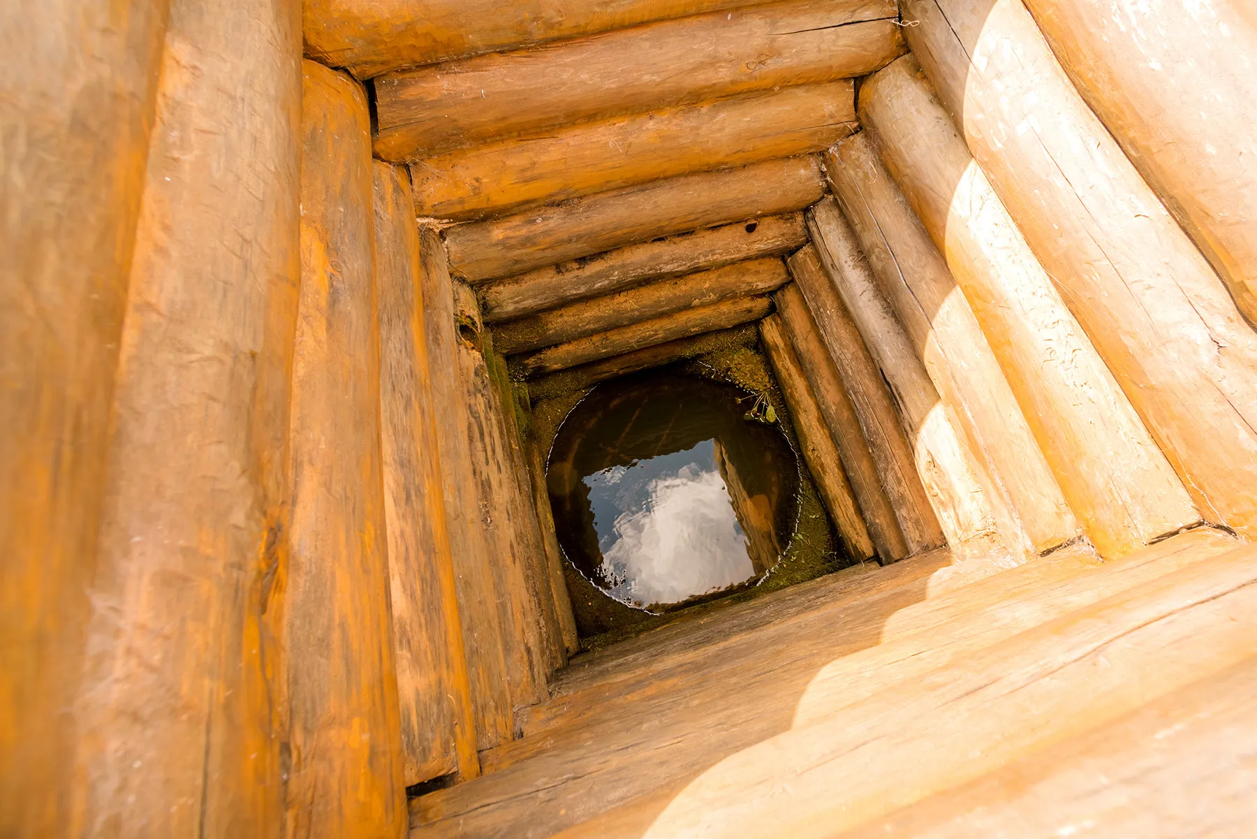 Деревянный колодец