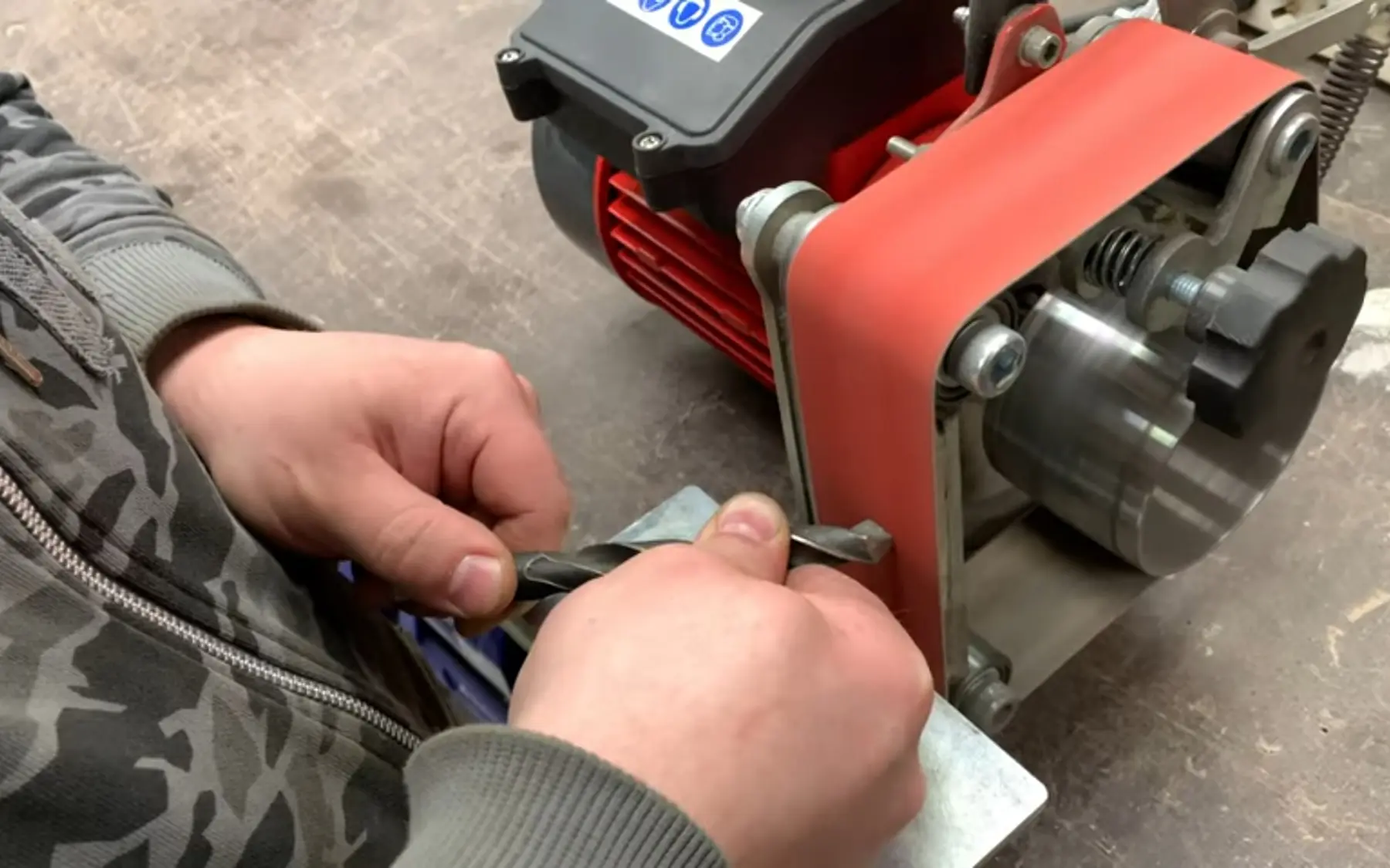 Заточка сверла ленточной шлифмашинкой