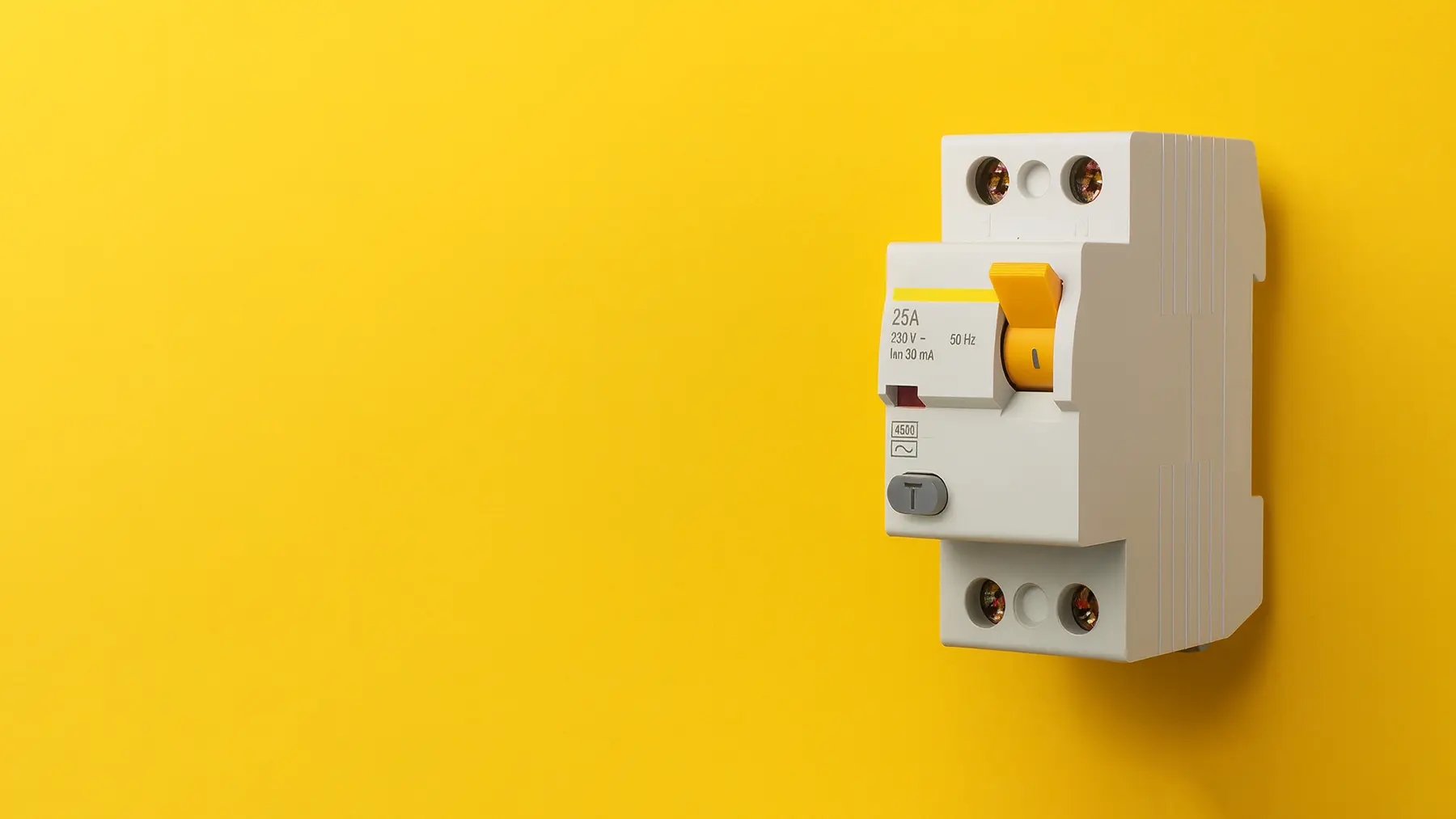 Выбивает УЗО