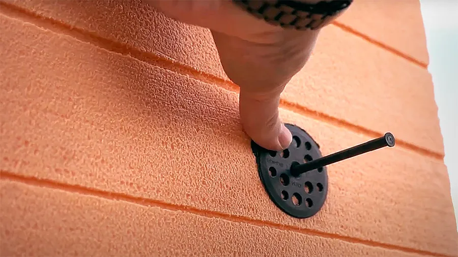 Фиксация плит ЭППС тарельчатыми дюбелями