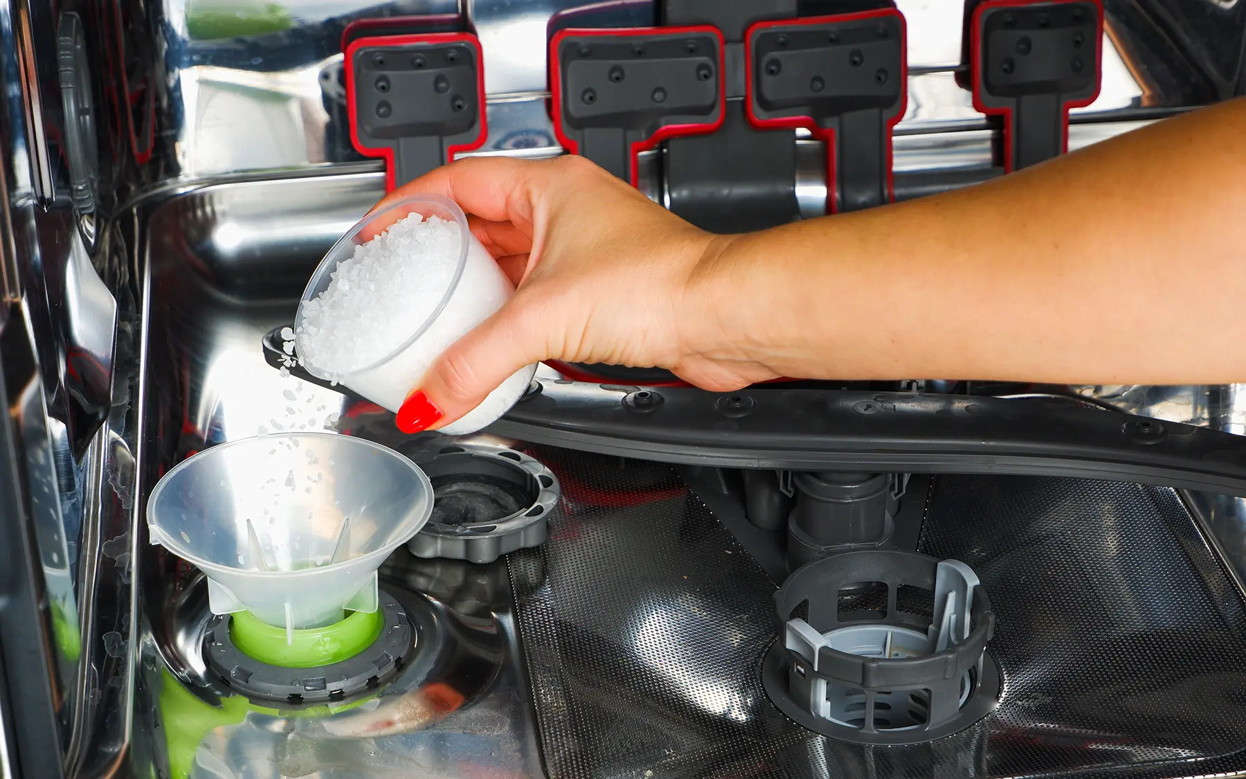 Отсек для соли в посудомоечной машине