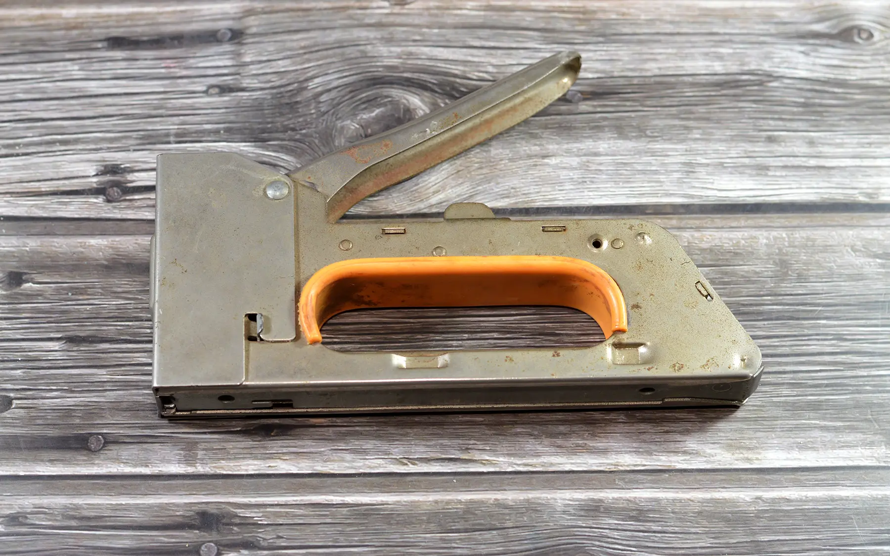 Механический строительный степлер