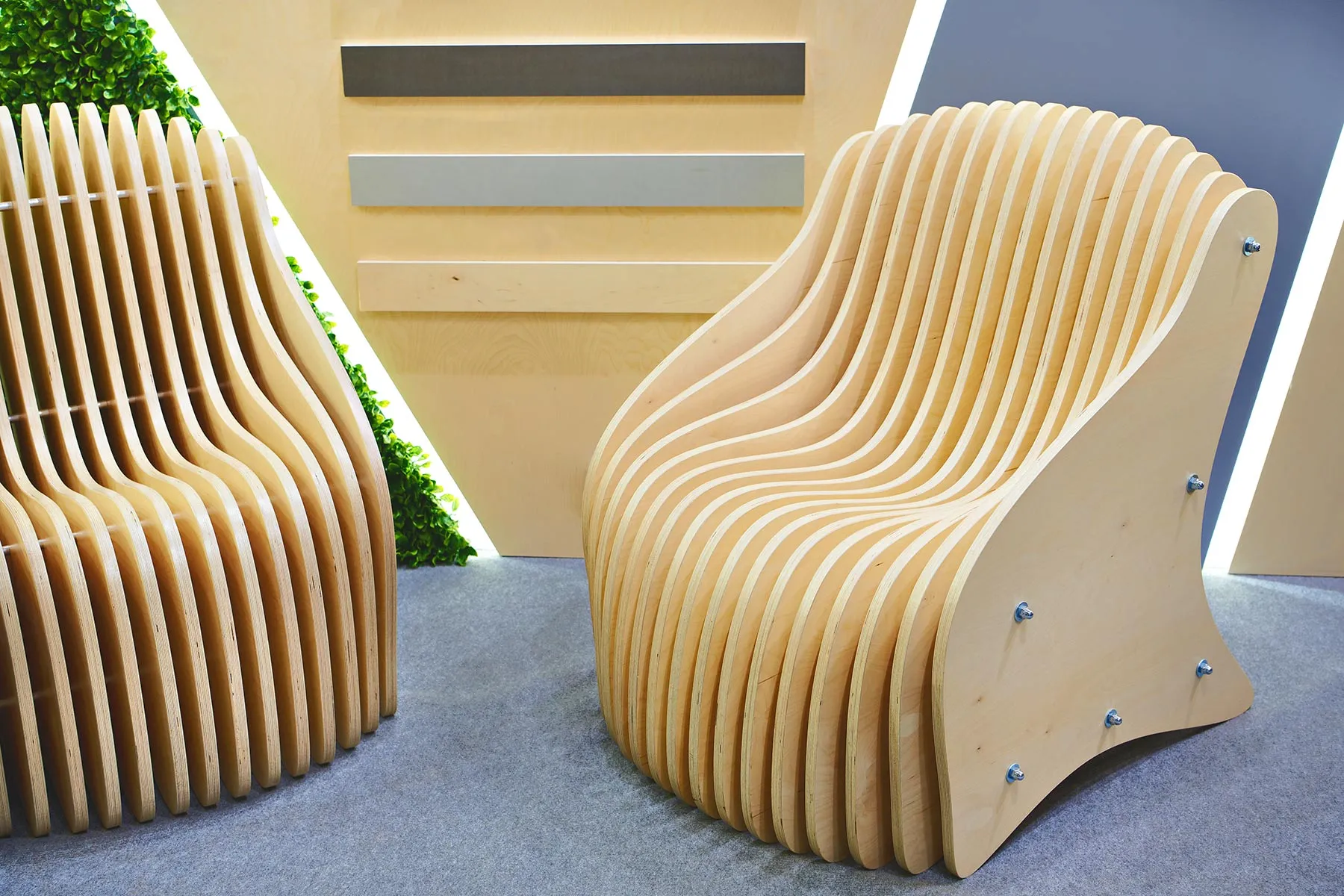 Садовое кресло, изготовленное из толстой фанеры