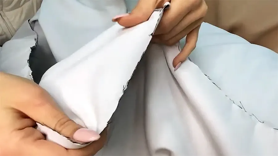 Срез ткани блэкаут с черной прослойкой по центру