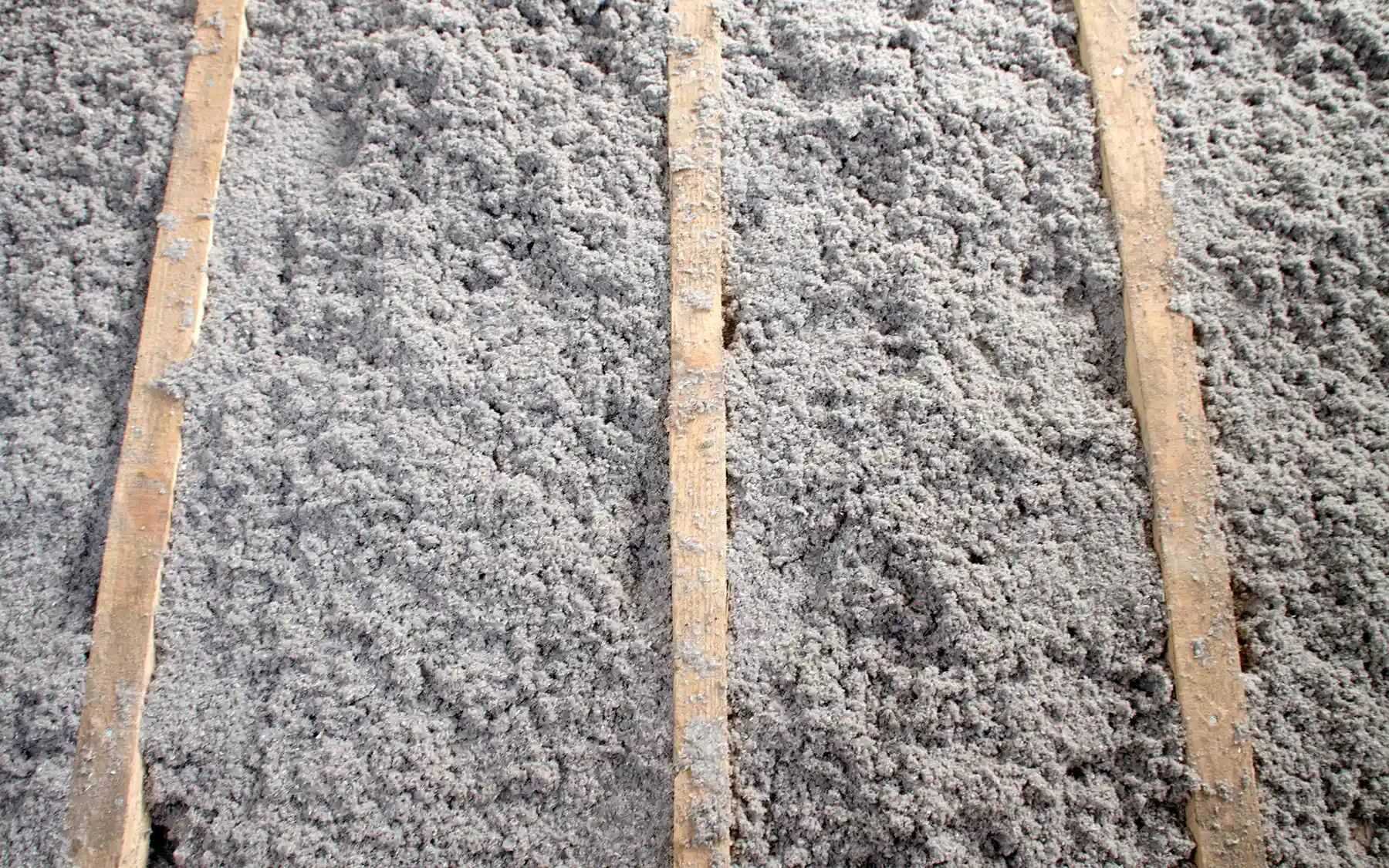 Утепление дома из бруса эковатой