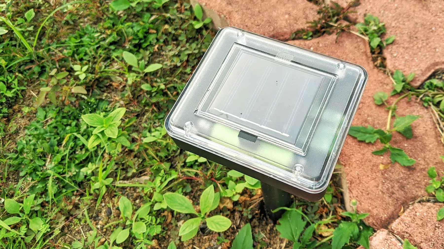 Ультразвуковой отпугиватель кротов на солнечной батарее