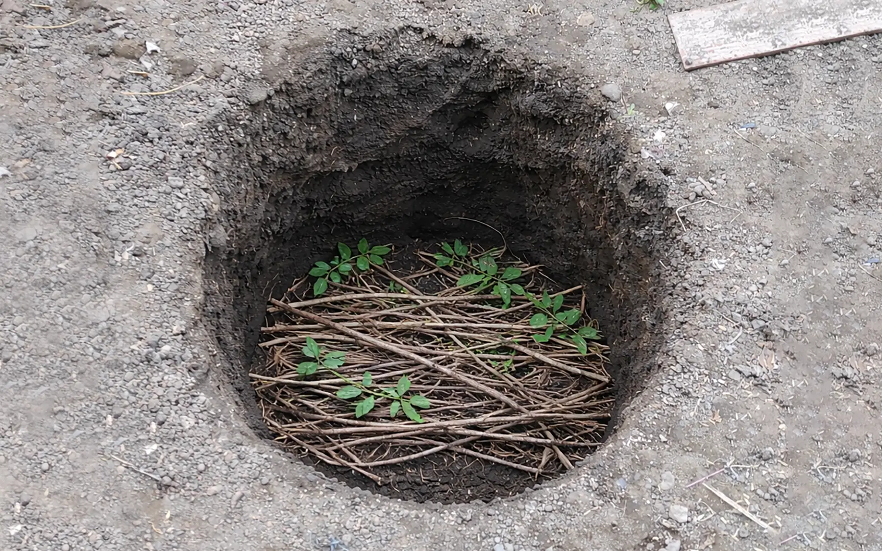 Дренажный слой в компостной яме