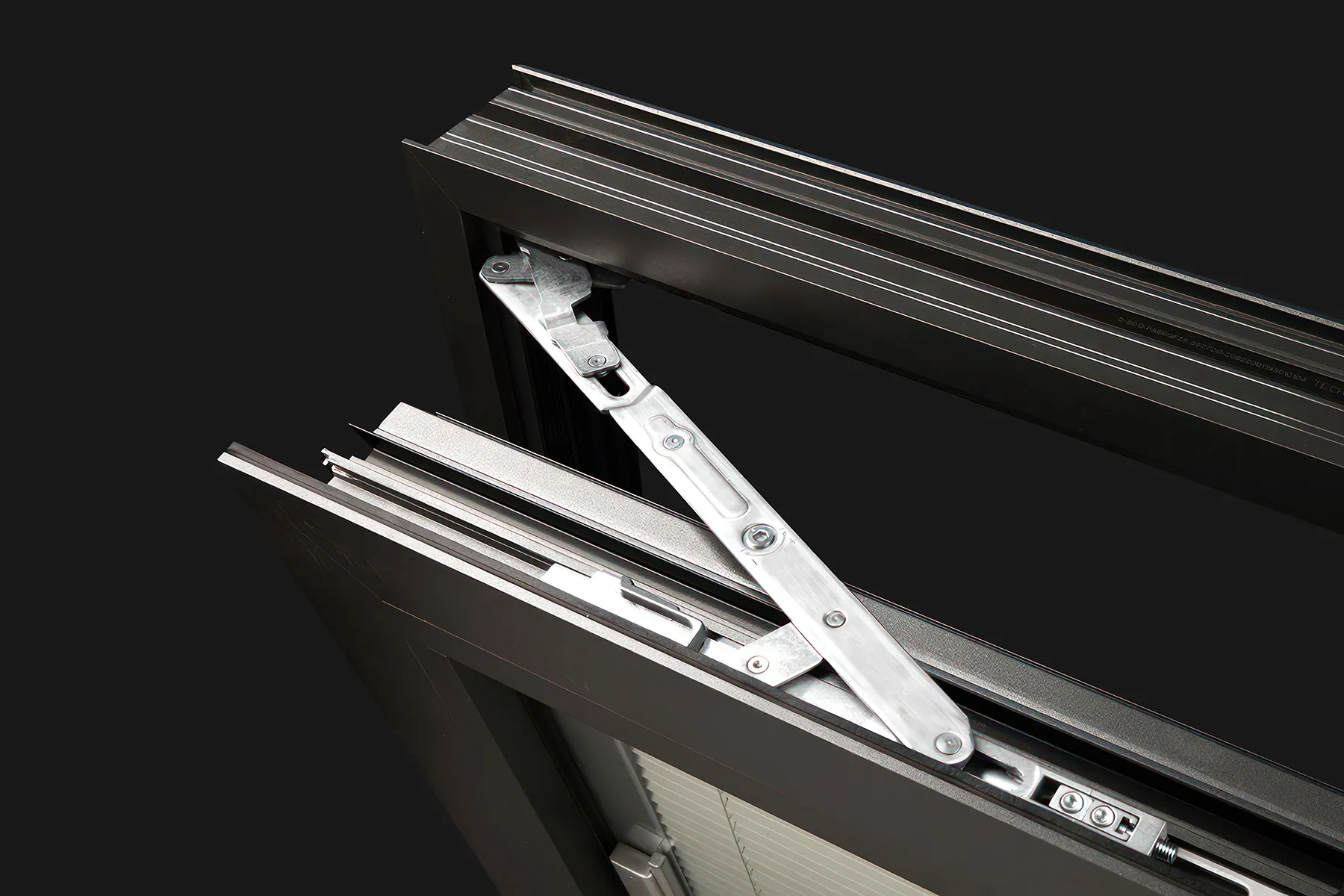 Поворотно-откидной механизм «ножницы»