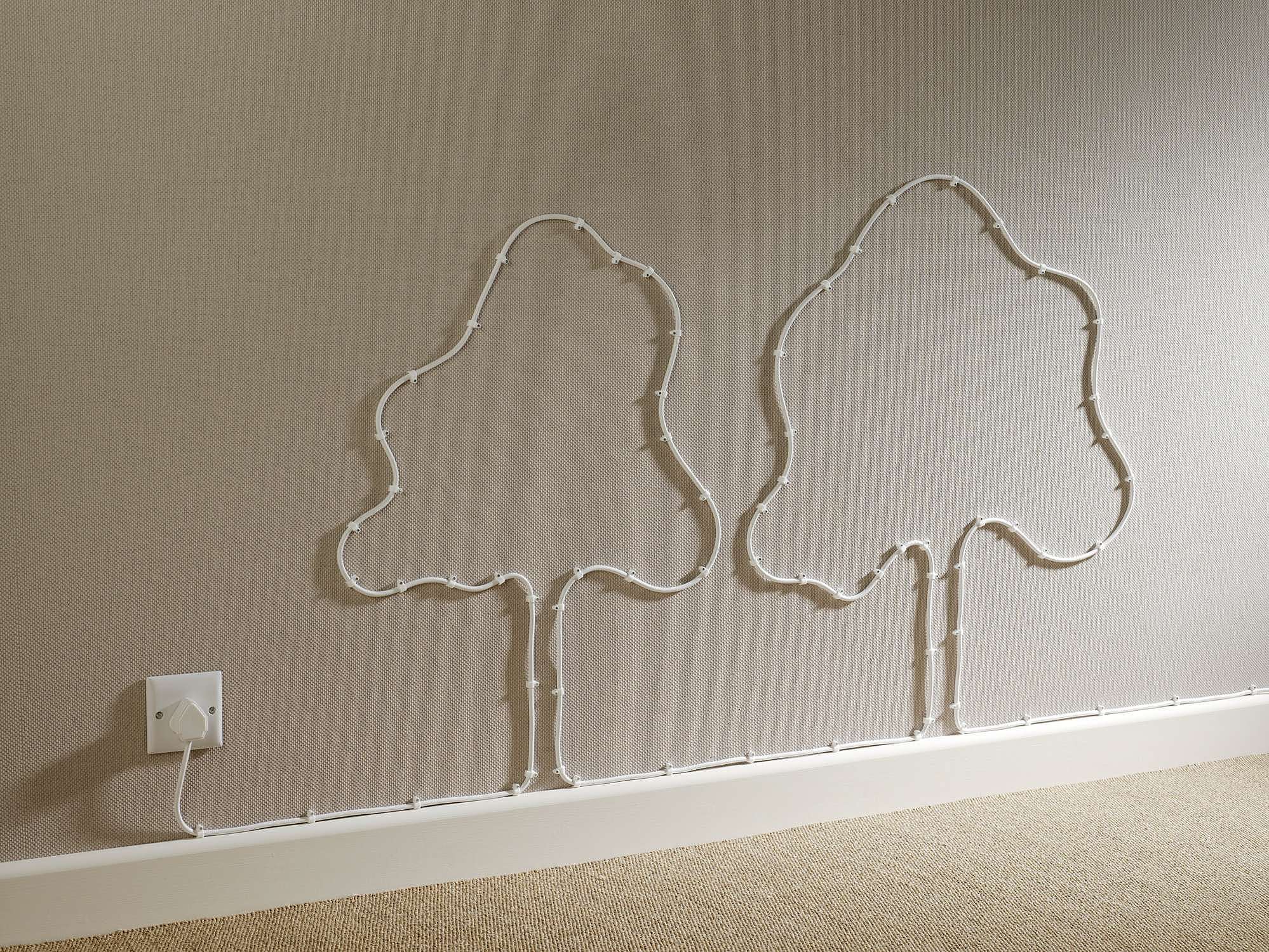 Декорация провода на стене